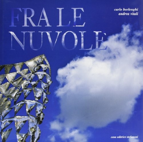 Copertina di Fra le nuvole. Ediz. italiana e inglese