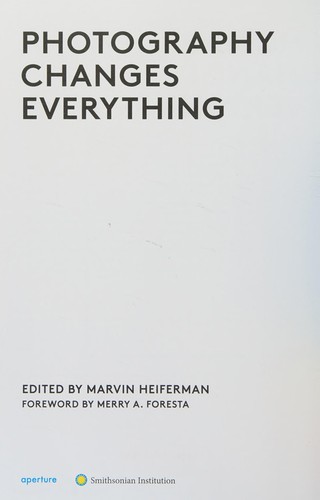 Copertina di Photography changes everything
