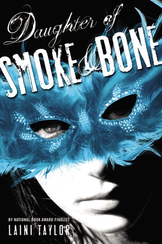 Copertina di Daughter of Smoke and Bone
