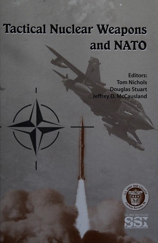Copertina di Tactical nuclear weapons and NATO