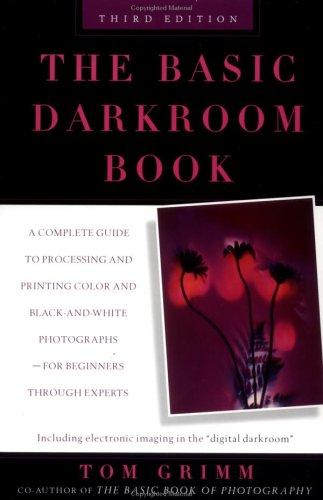 Copertina di The Basic Darkroom Book